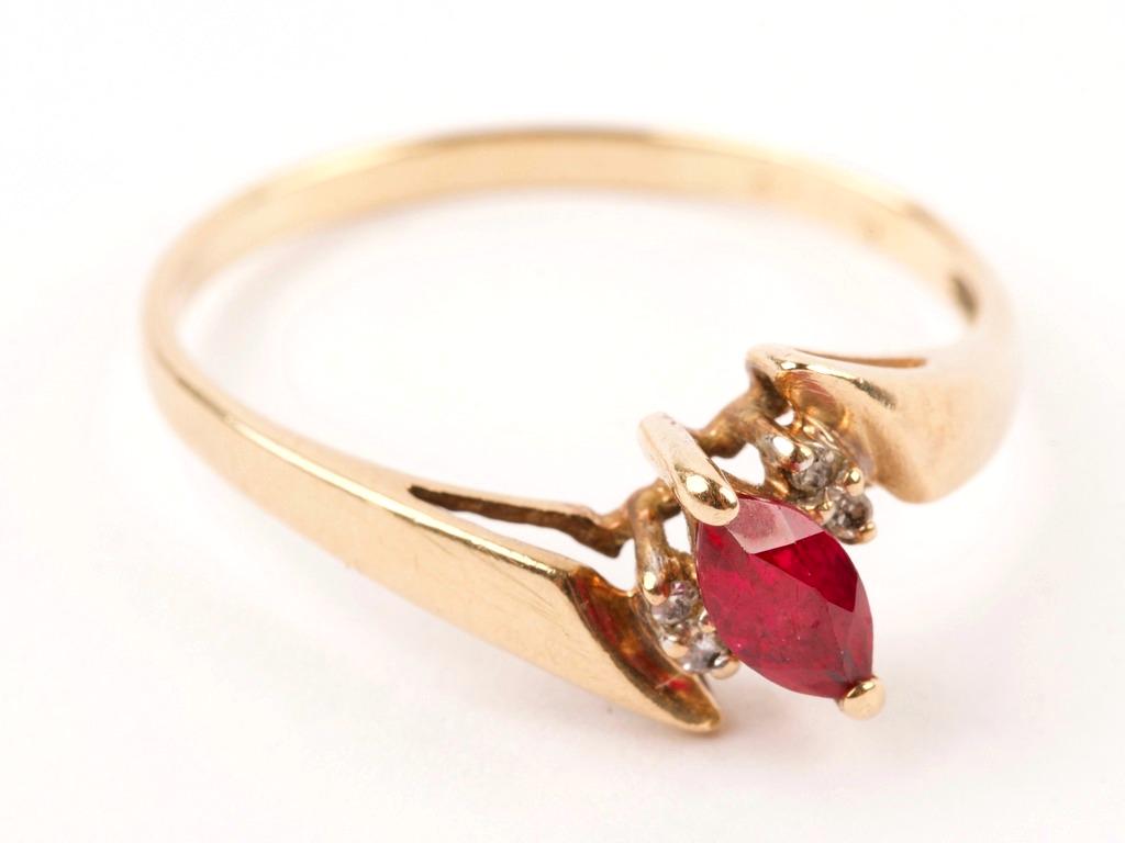 Yellow Gold, Diamonds & Ruby Ring (1 of 2)