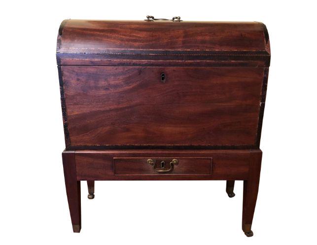 George III Mahogany Dome Top Wine Cellarette: 24 x 11 x 28