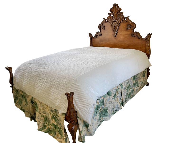 Henredon for Ralph Lauren Chippendale Style Bed: 68w x 87d x 71h. Henredon for Ralph Lauren Hudson Chippendale Style Baroque Bed.