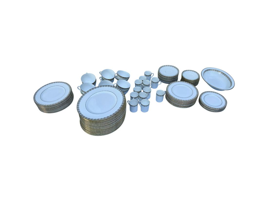 Royal Doulton Gold Lace Dinnerware (1 of 17)