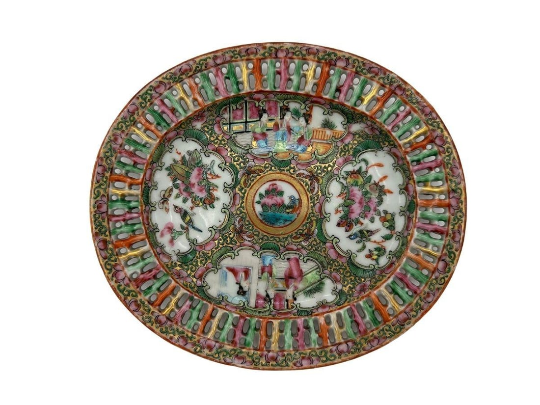 Chinese Rose Medallion Platter with Openwork (1 of 8)