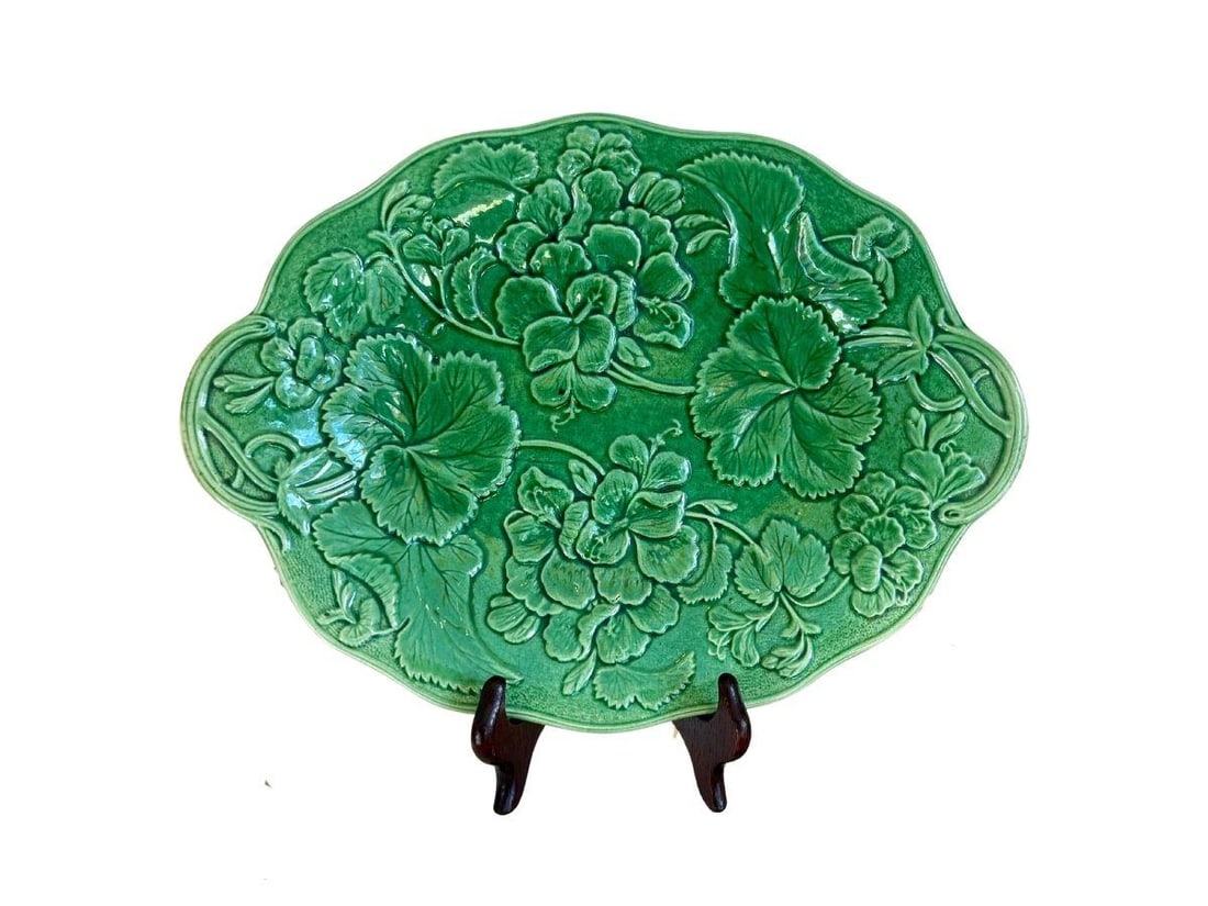 Majolica English Leaf Comport Cake Stand (1 of 5)