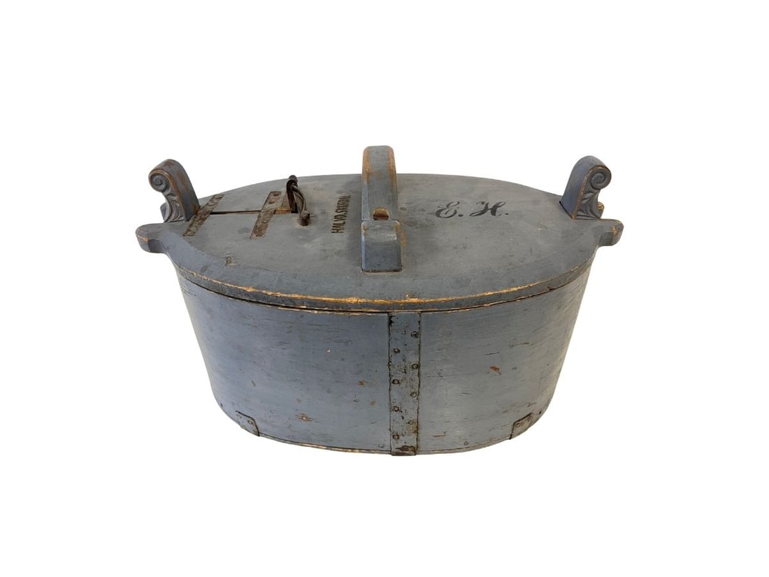 Antique Scandinavian Blue Bentwood Tine Box: 19.5in.w x 11.25in.d x 11in.h, Very good antique condition, see photos. PLEASE READ BEFORE BIDDING: There are two scheduled pickup dates for this auction at our Stamford, CT warehouse: Friday, March