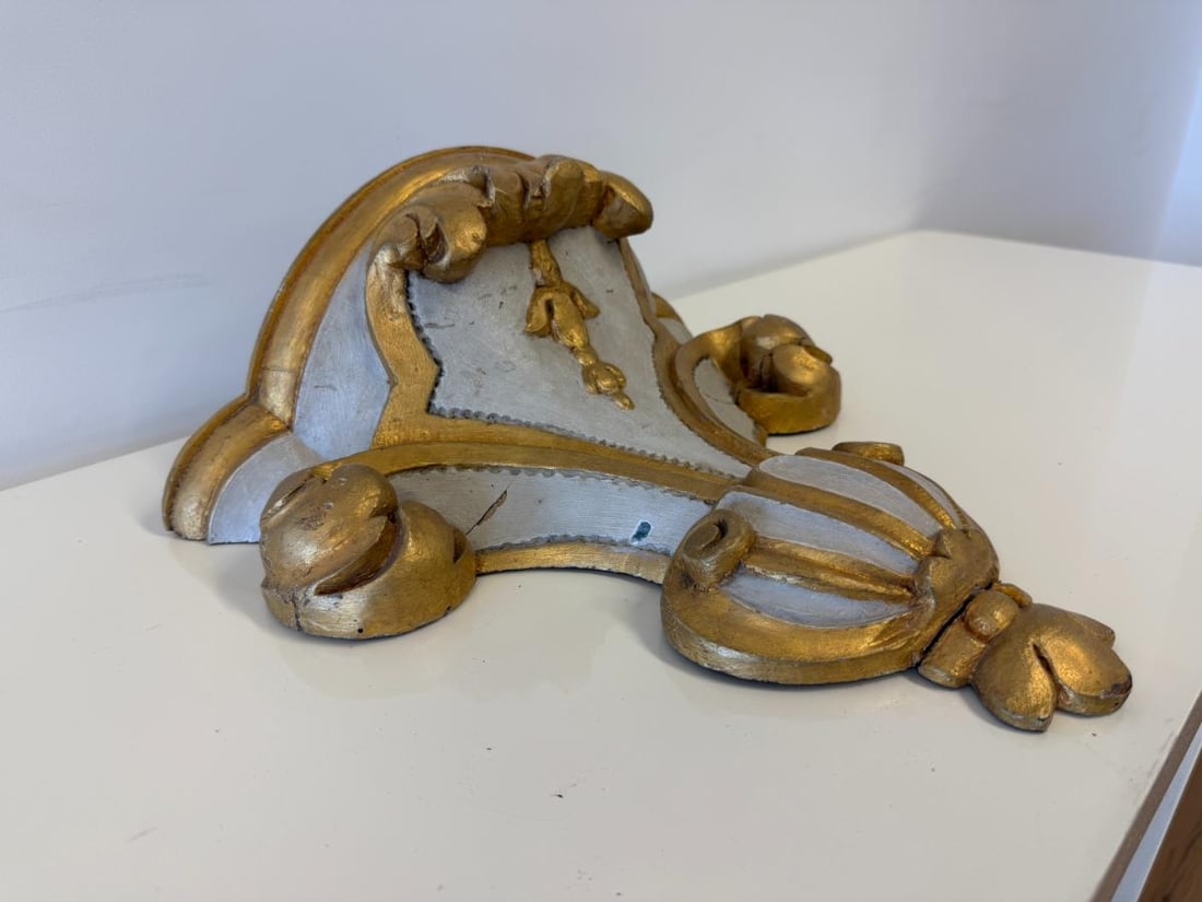 Antique Gilded Wall Bracket - 3
