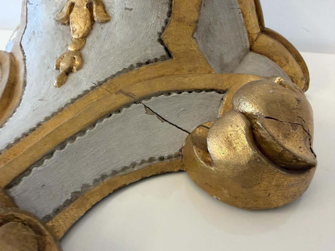 Antique Gilded Wall Bracket - 7
