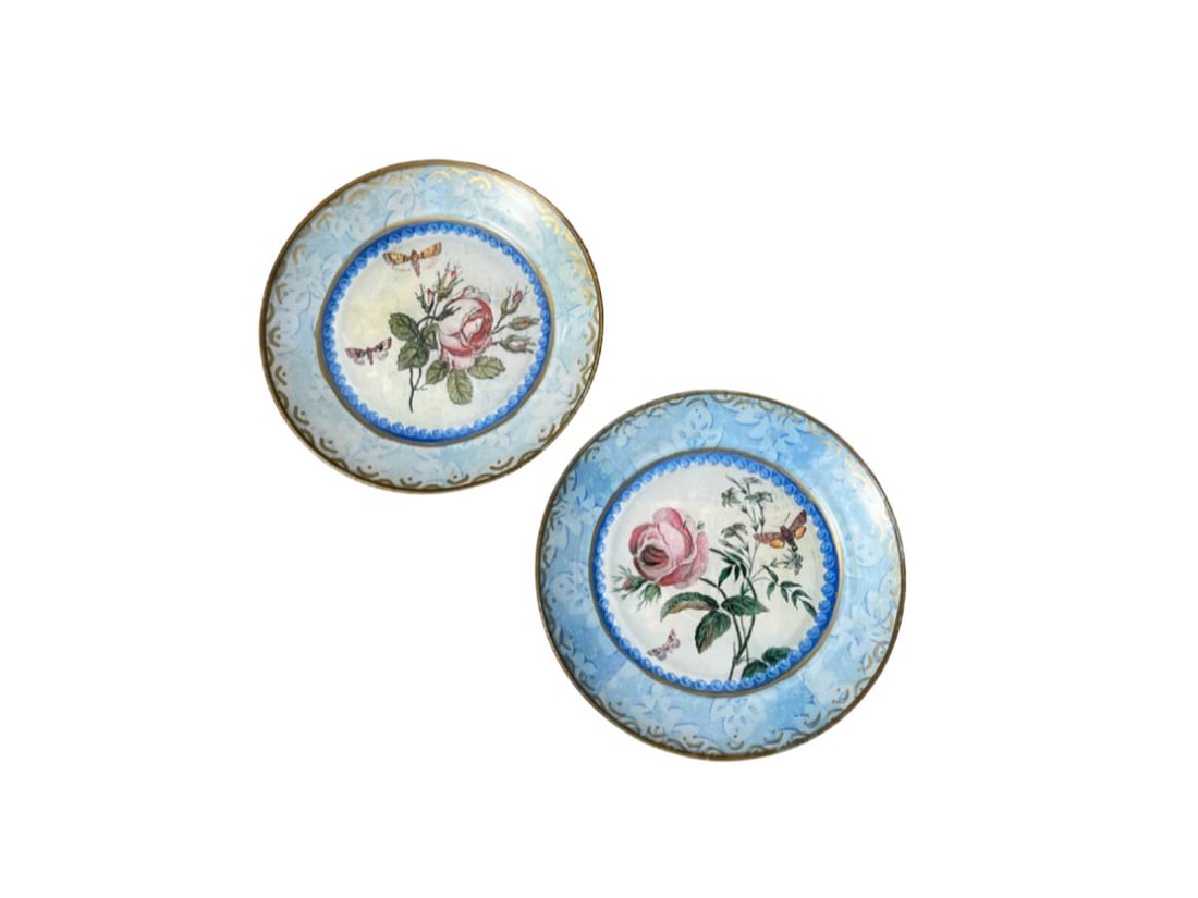Moonlighting Interiors Blue Flower and Butterfly Plates, Pair: 7in. diameter. PLEASE READ BEFORE BIDDING: There is one scheduled pickup date for this auction on Friday, May 15th from 9am- 12pm at a private residence in Rye, NY. The address will be shared to all