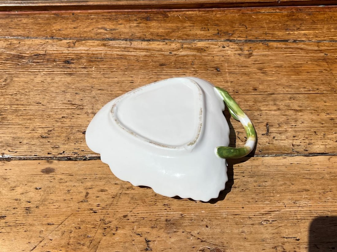 Leaf Form Dish - 4