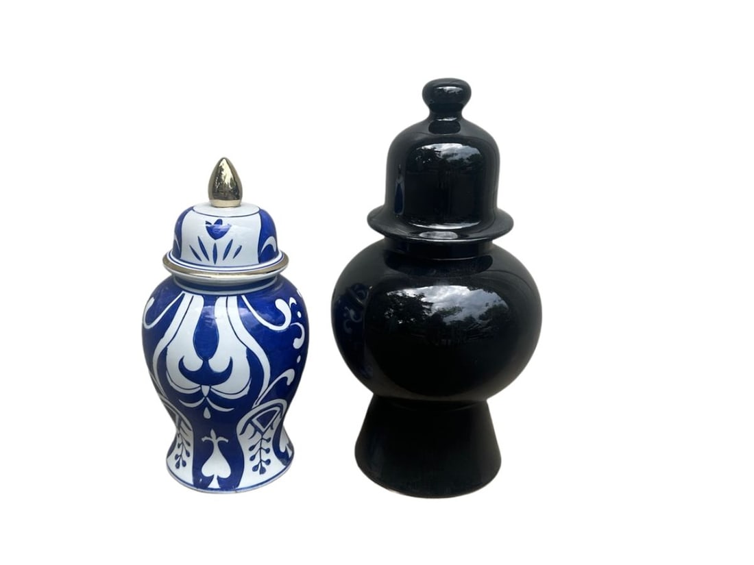 Decorative Urns, Set of 2: 7in. w x 15in. h, 9in. w x 18in. h. PLEASE READ BEFORE BIDDING: There is only one scheduled pickup date for this auction on Friday, June 5th from 9am- 12pm at a private residence in Rye, NY. The addre