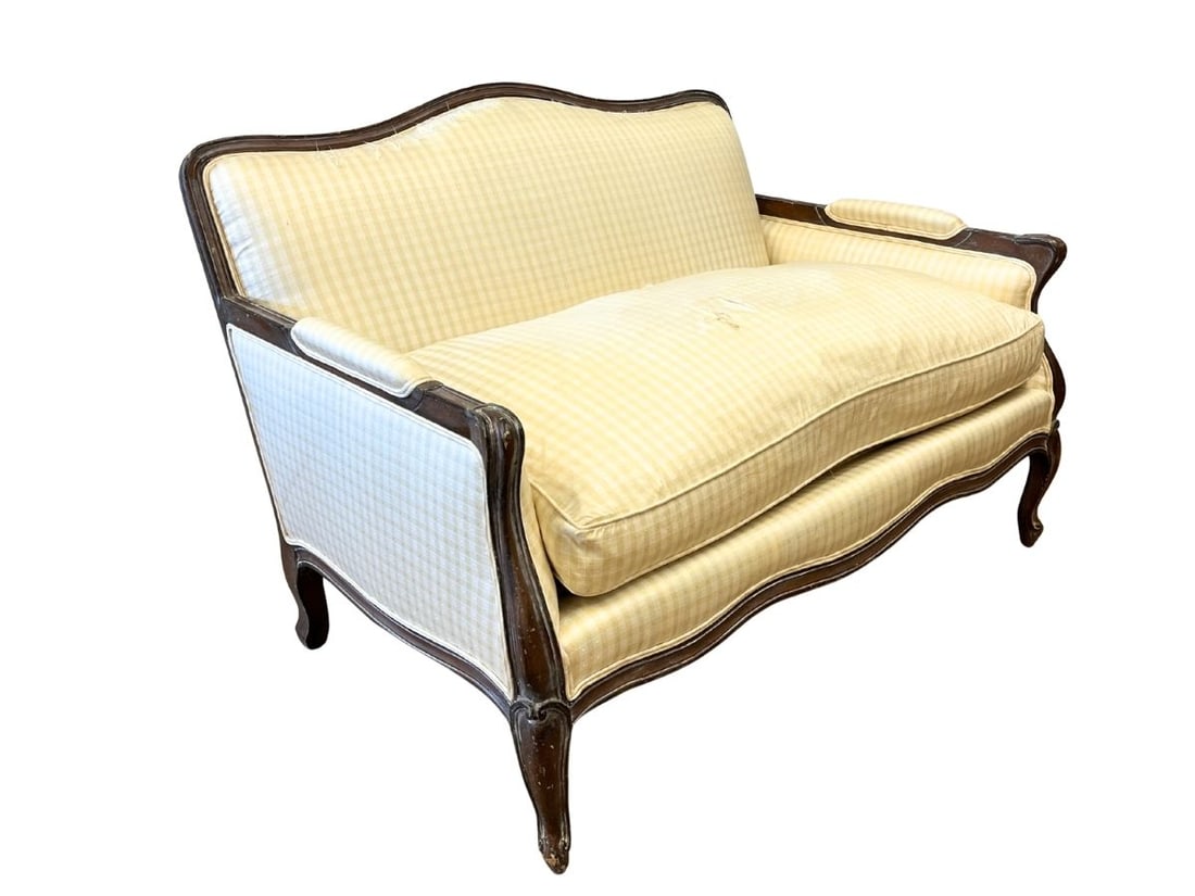 Vintage French Style Settee: 47.5in x 34in d x 32.5in hseat height 20inarm height 23.5in