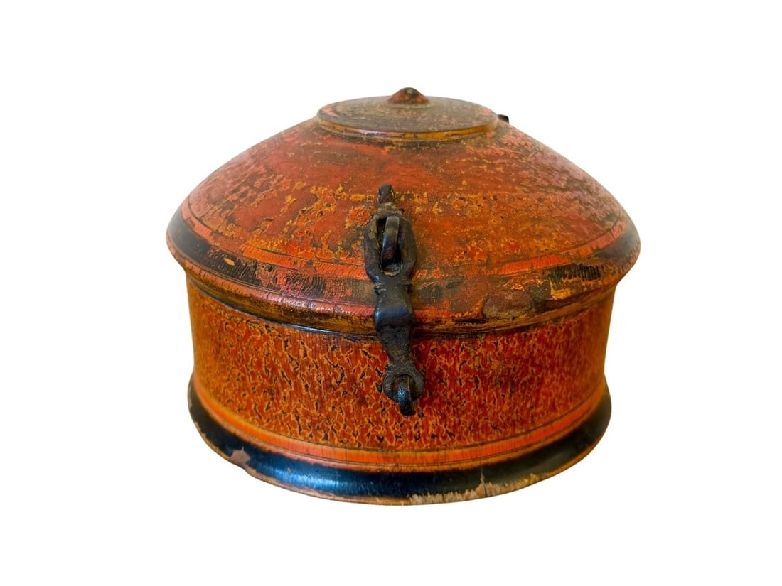 Lacquerware Spice Box: 5.5in w x 4.5in h