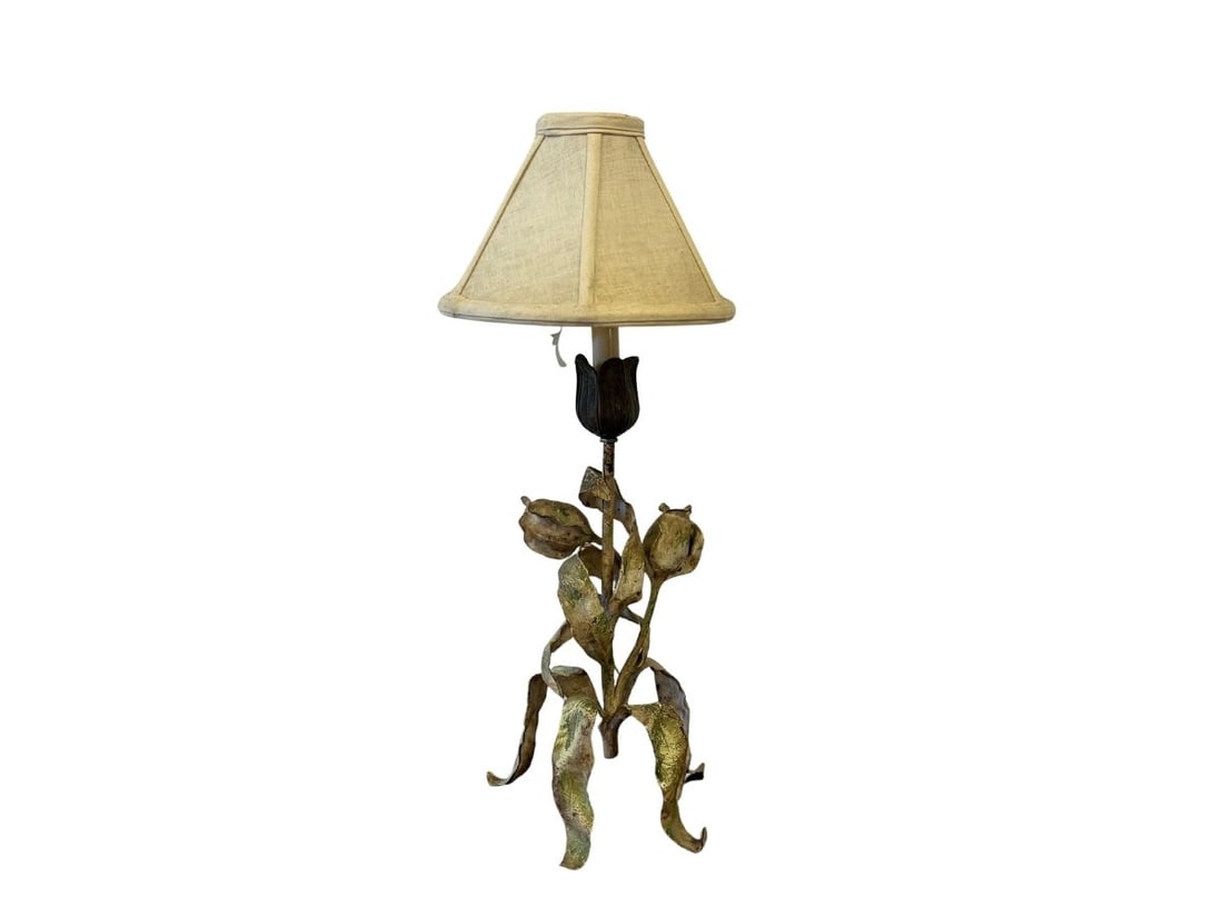 Vintage Floral Tole Table Lamp: 9.5in diameter x 23in h, base 8in diameter