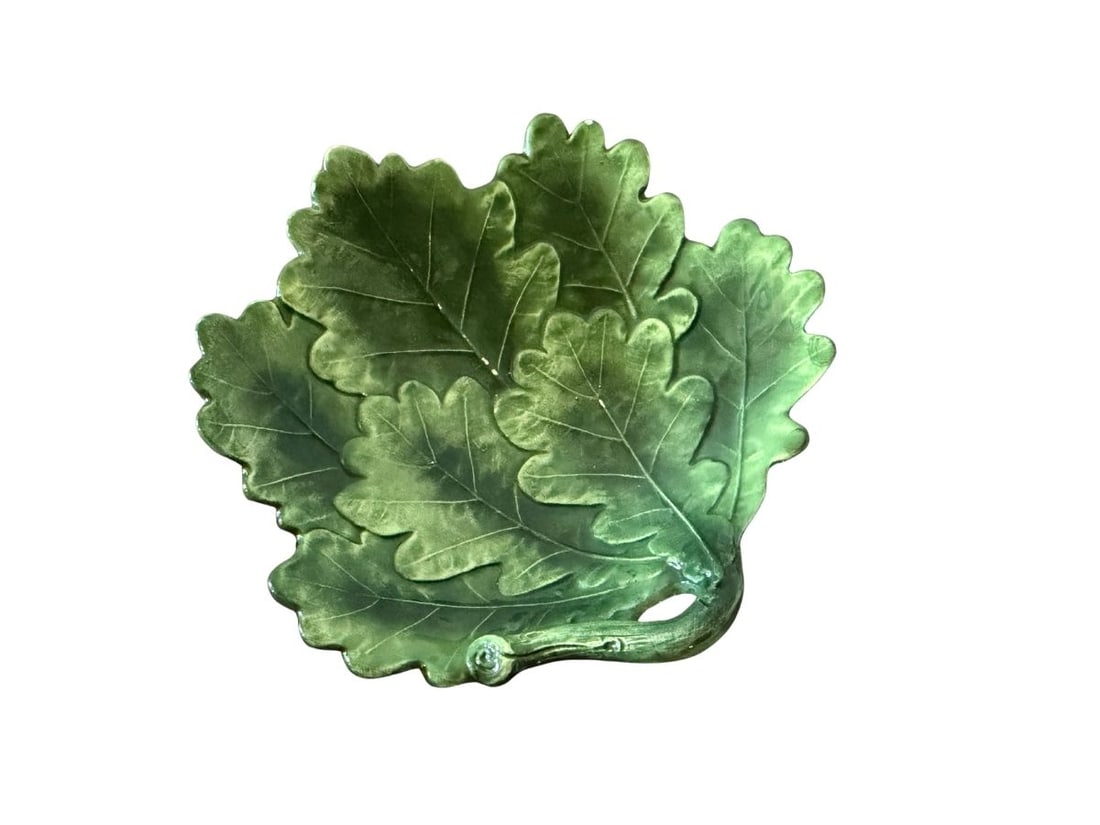 Vintage Italian Vietri Foglia Fresca Leaf Dish: 8in w x 8in d x 2in h