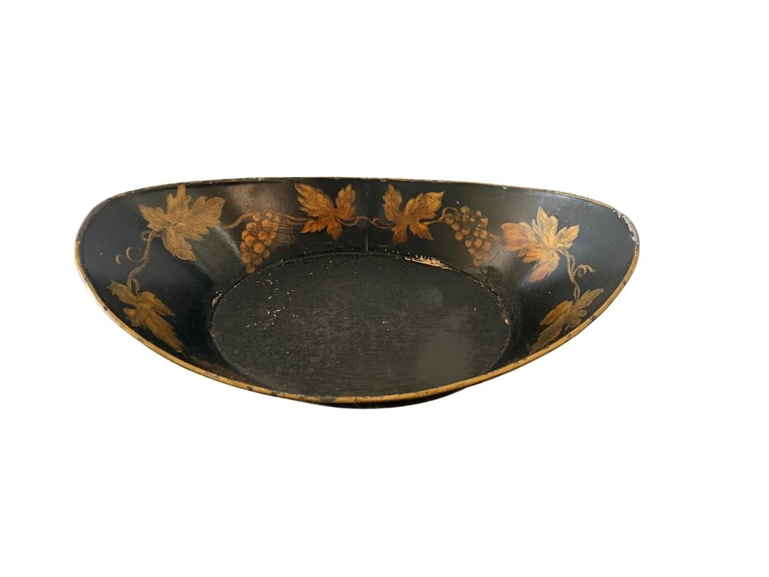 Black and Gold Tole Tray: 13.5in w x 8in d x 4in h