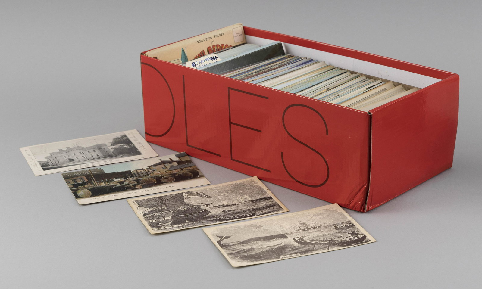 (MASSACHUSETTS: NEW BEDFORD) APPROX. 656 POSTCARDS: (MASSACHUSETTS: NEW BEDFORD) APPROX. 656 POSTCARDS Early to Late 20th Century Contained in a box. 287 general views: 21 Hutchinsons, 23 whaling barks or related subjects, Tuck of Old Fort Rodman, Palm