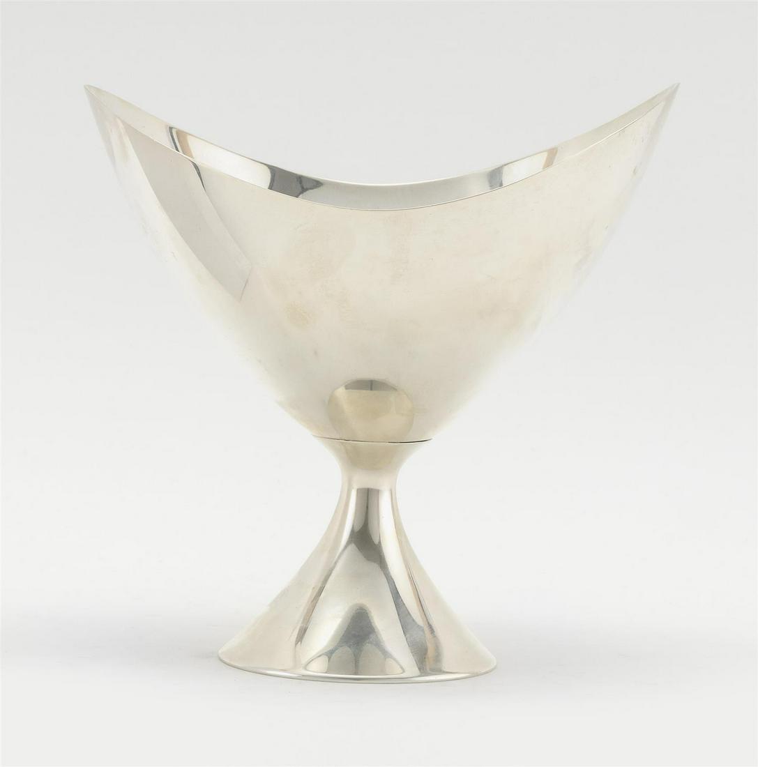 DONALD COLFLESH FOR GORHAM STERLING SILVER MODERNIST: DONALD COLFLESH FOR GORHAM STERLING SILVER MODERNIST BOWL Providence, Rhode Island, 1960 With undulating rim and trumpet-form foot. Height 7.5". Approx. 17.5 troy oz.