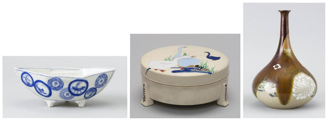THREE PIECES OF JAPANESE CERAMICS 1) Early 20th Century (1 of 3)