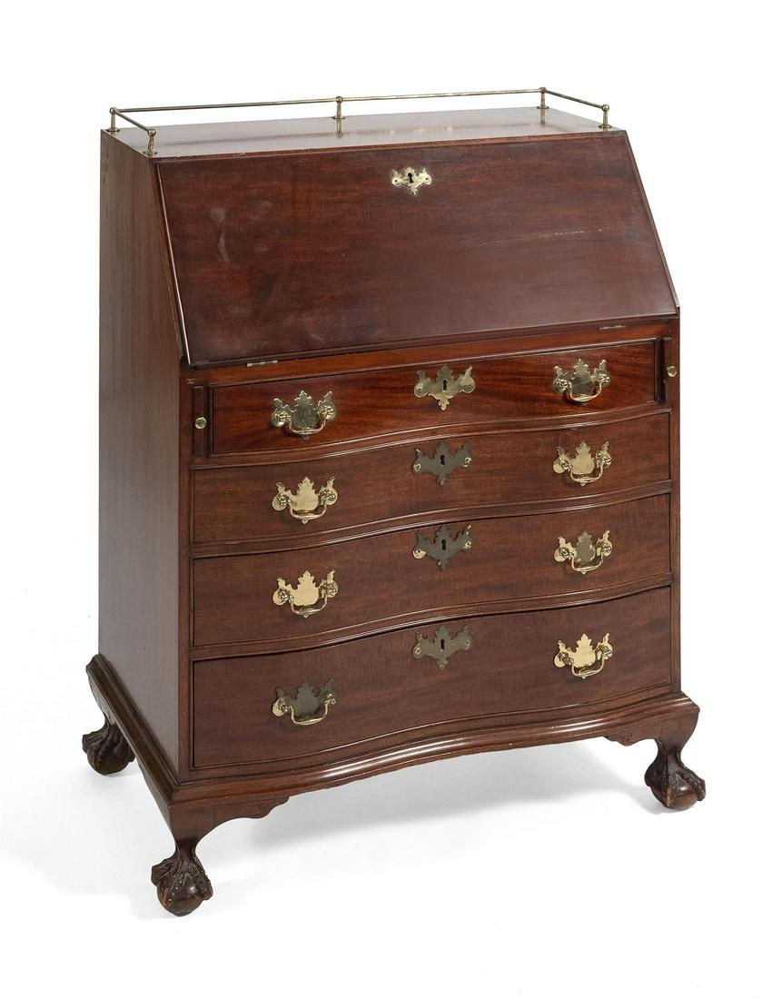 CHIPPENDALE-STYLE SLANT-LID DESK 20th Century (1 of 3)