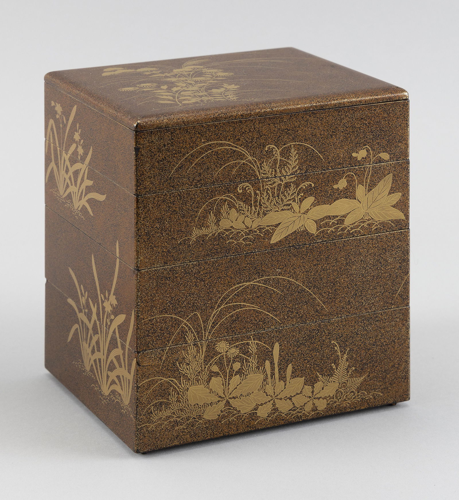 JAPANESE GILT LACQUER FOUR-TIER JUBAKO BOX Taisho (1 of 3)