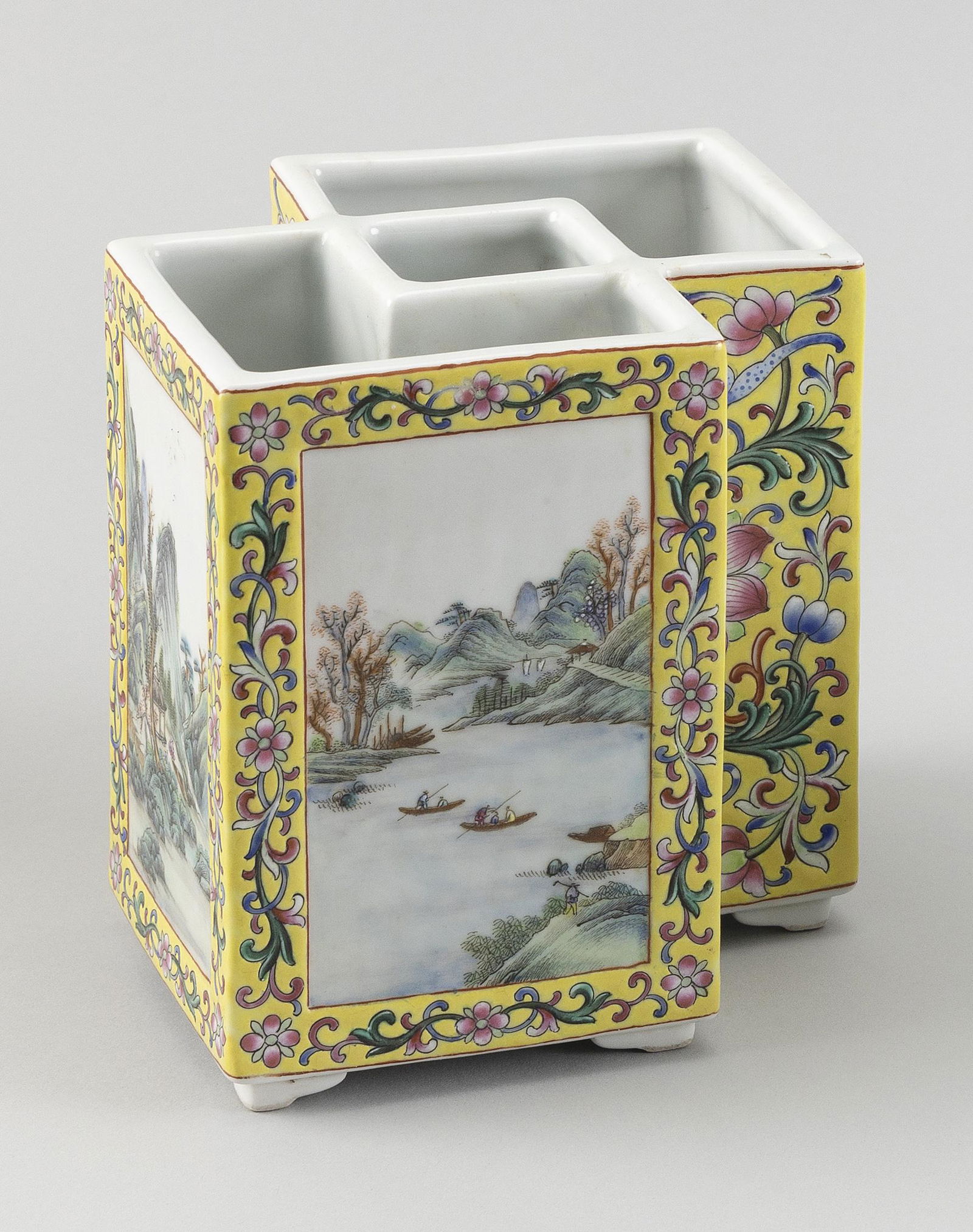 CHINESE FAMILLE JAUNE PORCELAIN BRUSH HOLDER 20th (1 of 3)