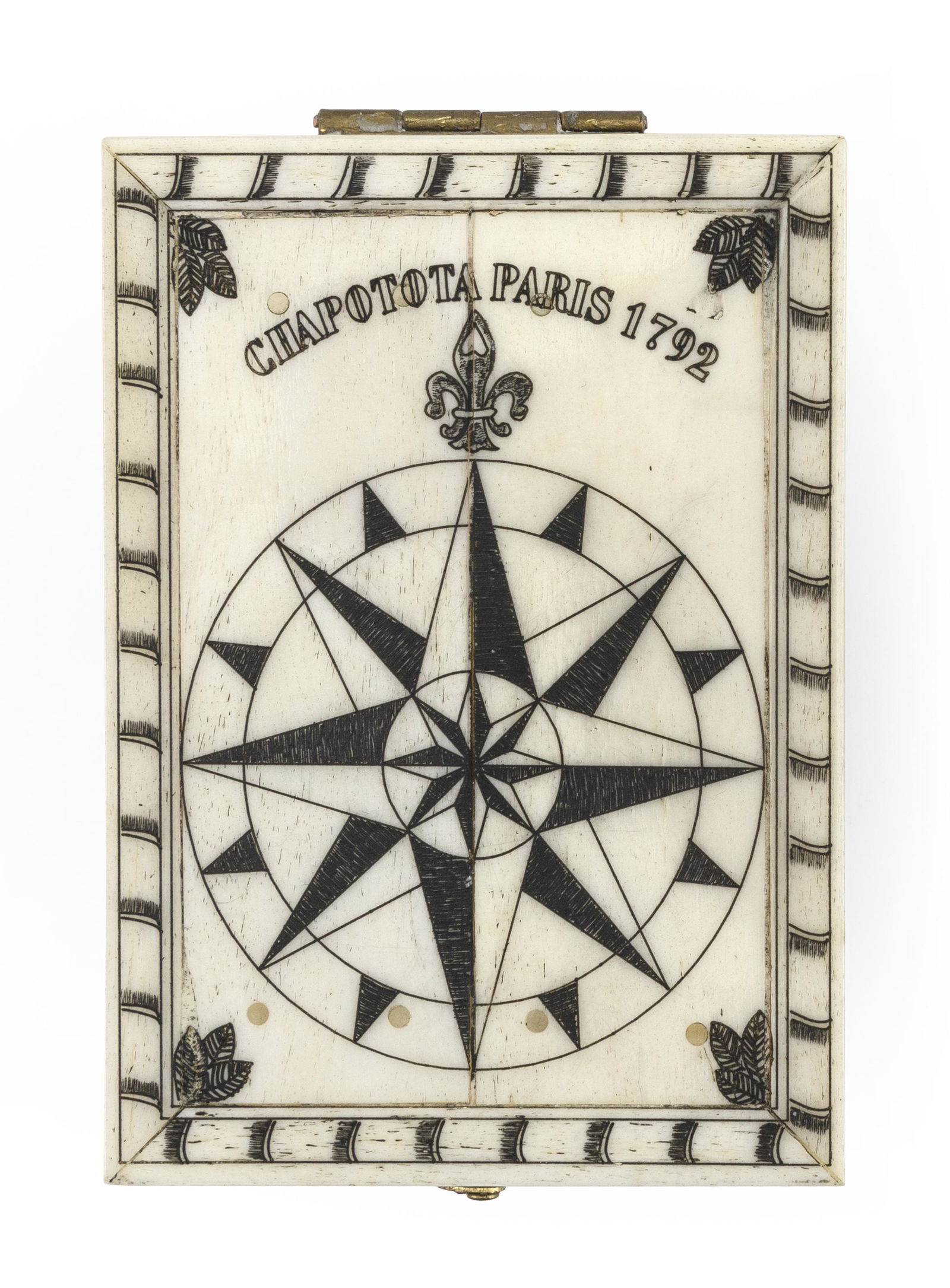 * ENGRAVED WHALEBONE POCKET COMPASS 20th Century Height (1 of 2)