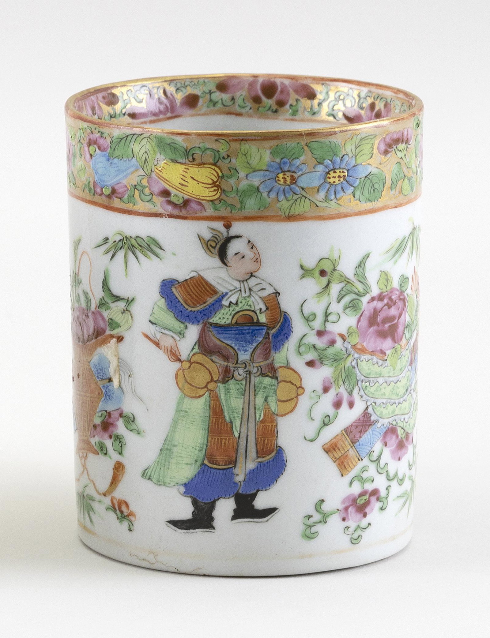 CHINESE EXPORT FAMILLE ROSE PORCELAIN MUG Early 19th: CHINESE EXPORT FAMILLE ROSE PORCELAIN MUG Early 19th Century Entwined handle. Height 4".