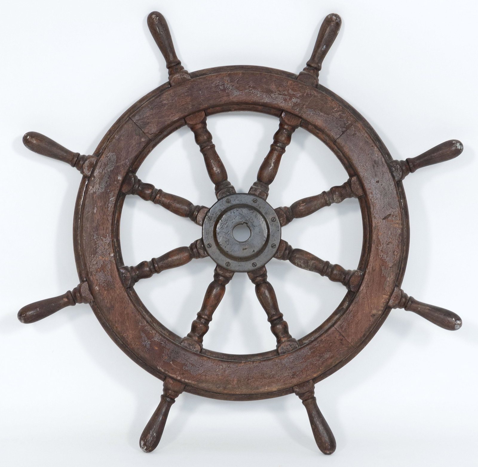SHIP'S WHEEL WITH BRONZE HUB Early 20th Century: SHIP'S WHEEL WITH BRONZE HUB Early 20th Century Total diameter 33”.