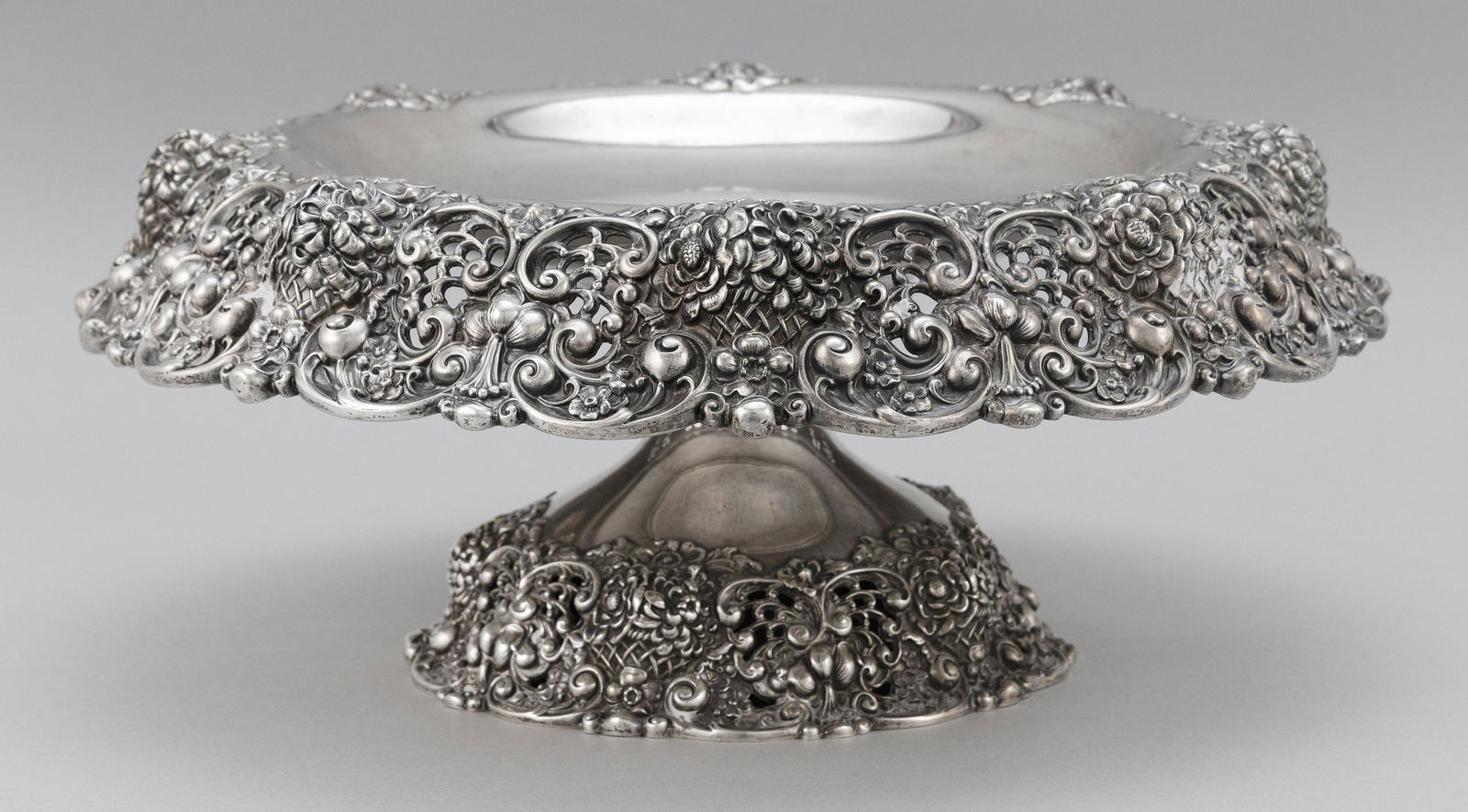 GORHAM STERLING SILVER FOOTED CENTERPIECE Providence, (1 of 4)