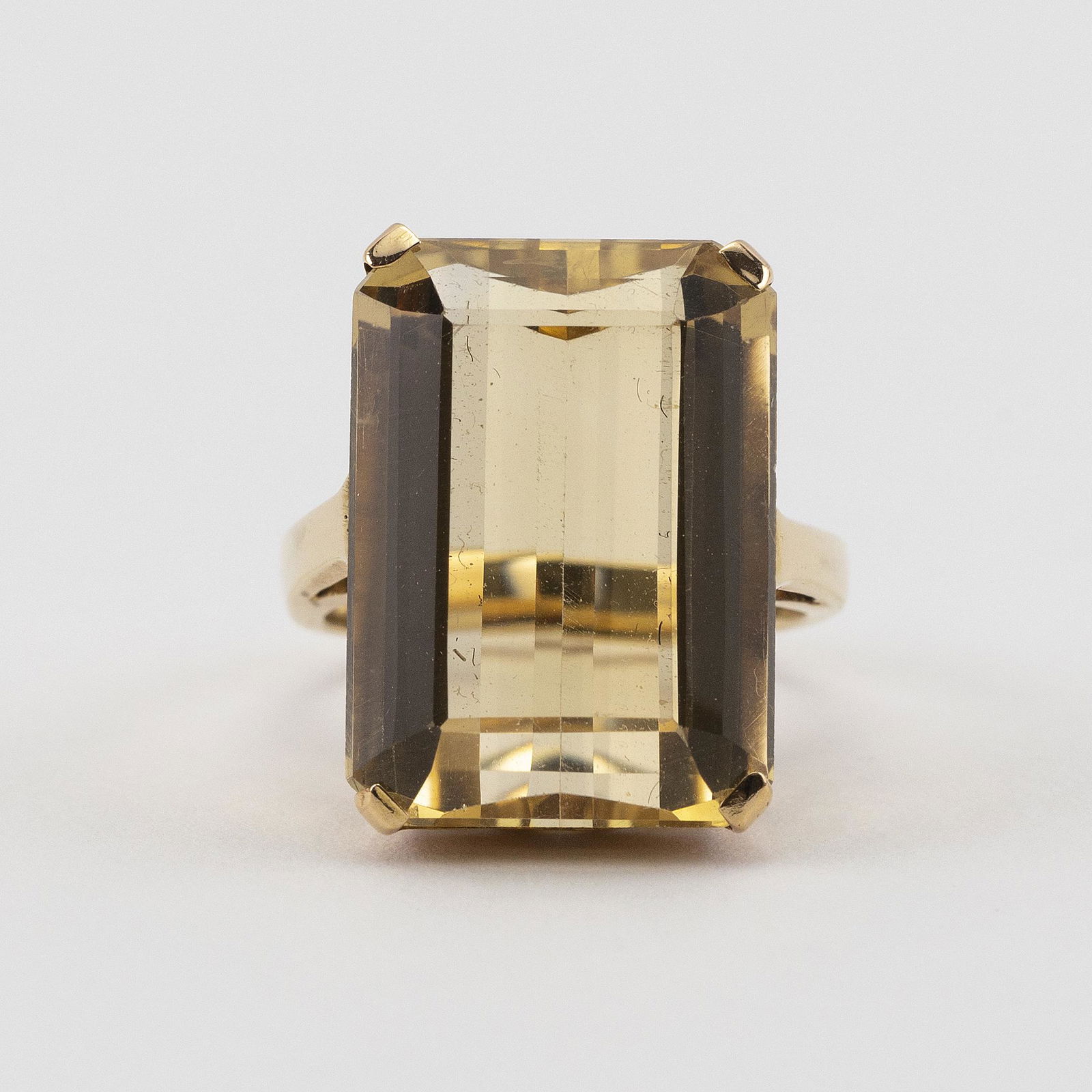 14KT GOLD AND CITRINE COCKTAIL RING Mid-20th Century (1 of 2)