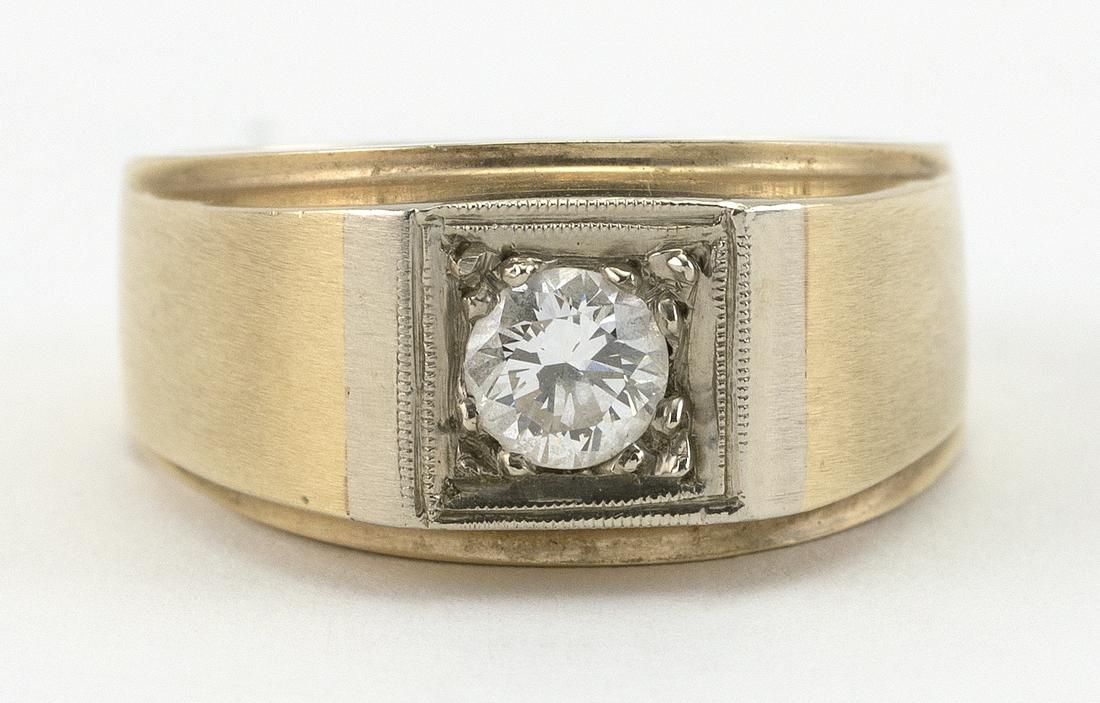 10KT GOLD AND DIAMOND RING Full-cut diamond approx. (1 of 2)