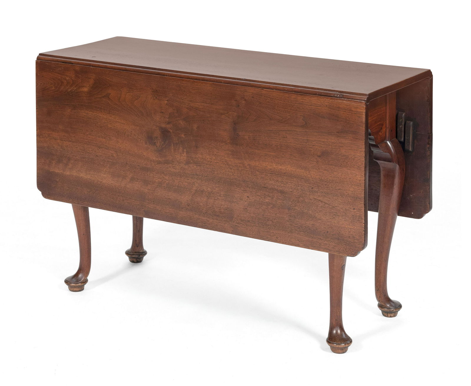 QUEEN ANNE DROP-LEAF TABLE Boston, Mid-18th Century (1 of 2)