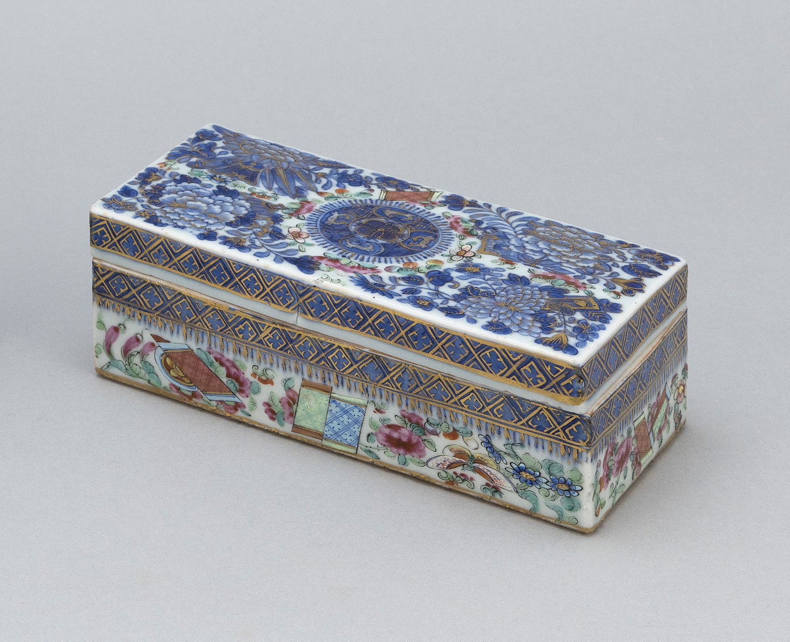 CHINESE EXPORT FITZHUGH PORCELAIN BRUSH BOX 19th (1 of 4)