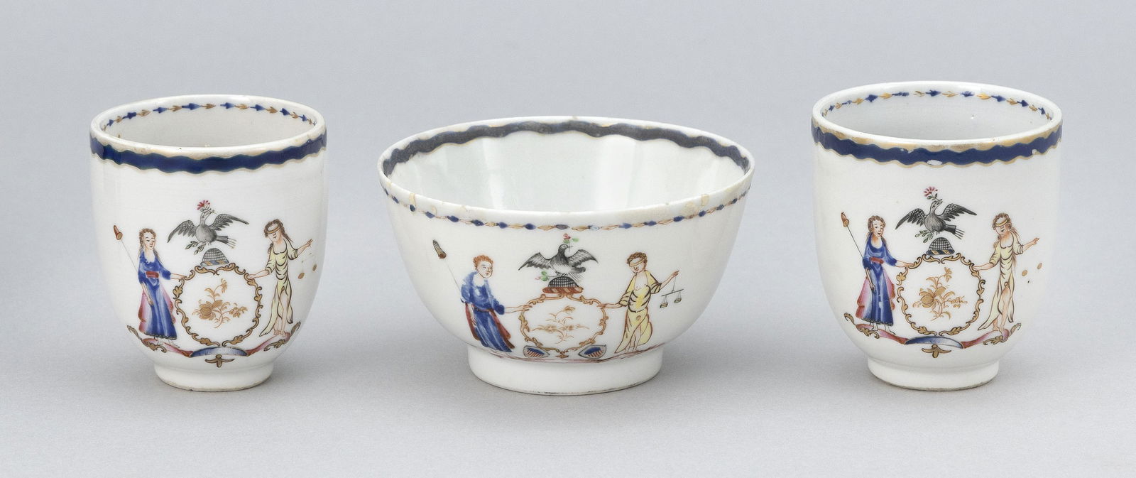 THREE CHINESE EXPORT PORCELAIN CUPS WITH ARMS OF NEW (1 of 3)