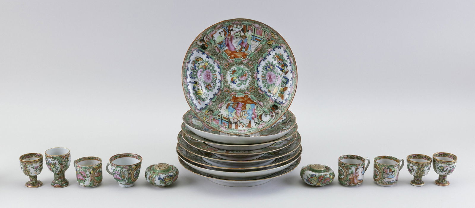 LARGE COLLECTION OF CHINESE EXPORT ROSE MEDALLION (1 of 3)