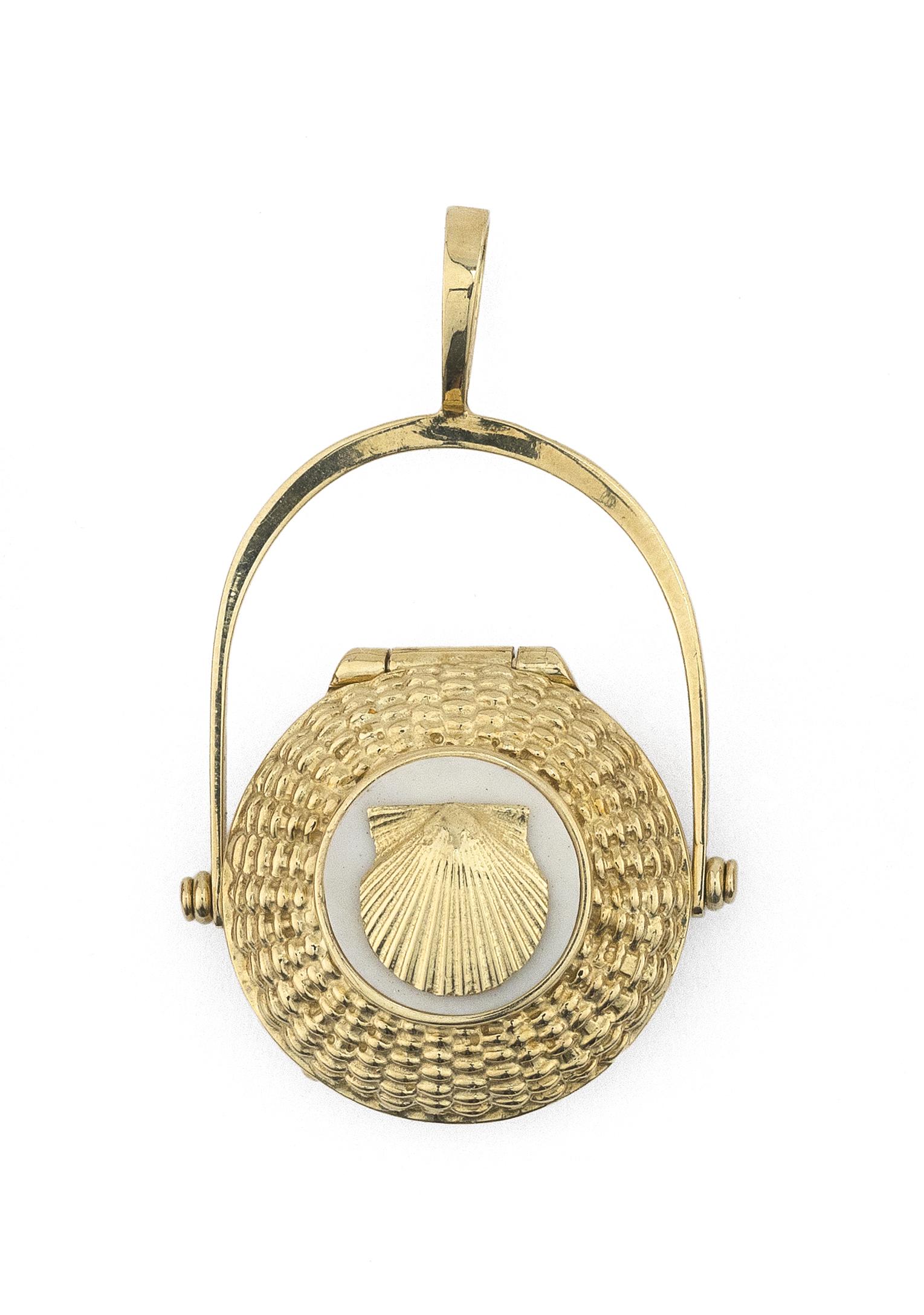 DIANA KIM ENGLAND 18KT GOLD ROUND NANTUCKET LIGHTSHIP (1 of 3)