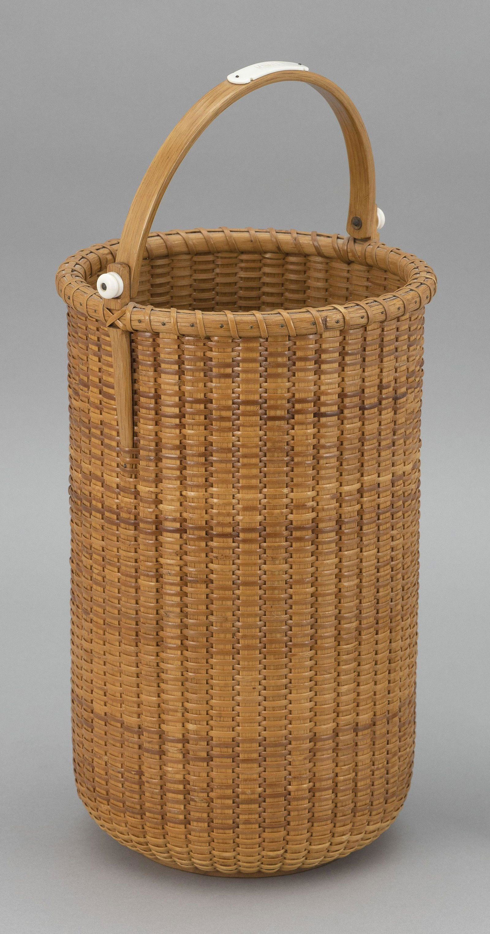 GERALD L. BROWN NANTUCKET BASKET (1 of 3)