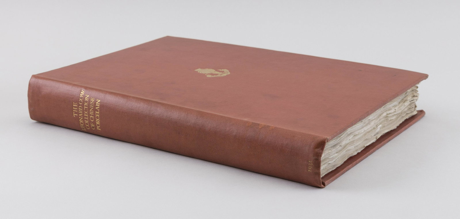 VOLUME "CATALOG OF THE LEONARD GOW COLLECTION OF: VOLUME "CATALOG OF THE LEONARD GOW COLLECTION OF CHINESE PORCELAIN" By R.L. Hobson. Produced and printed by George W. Jones at the Sign of the Dolphin, 1931. Limited first edition, numbered 