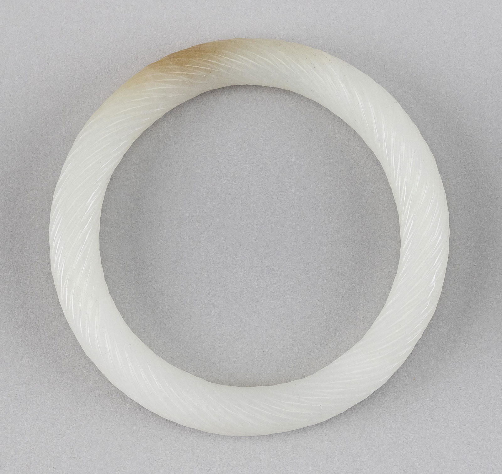 CHINESE CARVED LIGHT CELADON JADE BANGLE BRACELET (1 of 2)