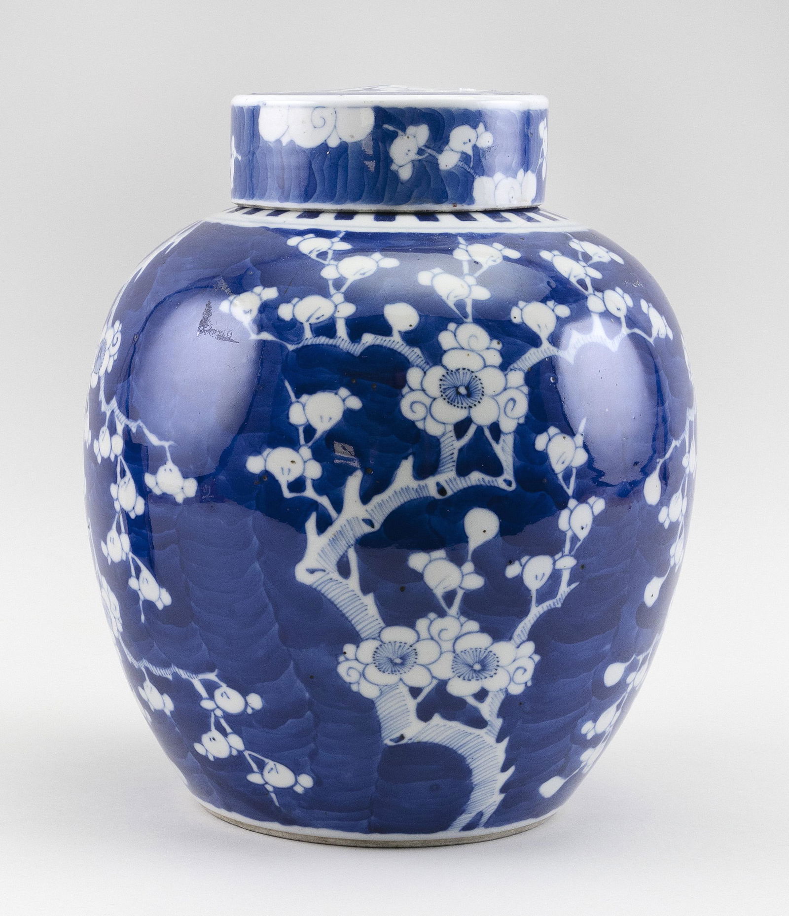 CHINESE BLUE AND WHITE PORCELAIN GINGER JAR Late 19th (1 of 2)