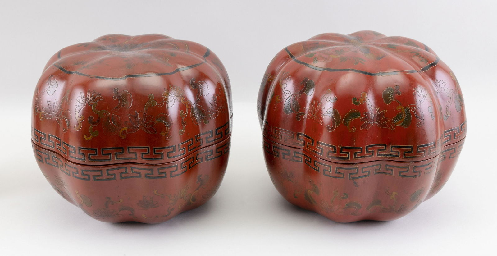 PAIR OF CHINESE RED LACQUER GOURD-FORM BOXES 20th (1 of 2)
