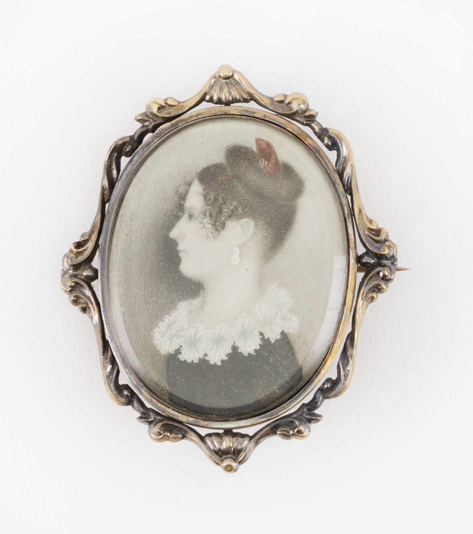 ANTIQUE GOLD PORTRAIT BROOCH (1 of 1)