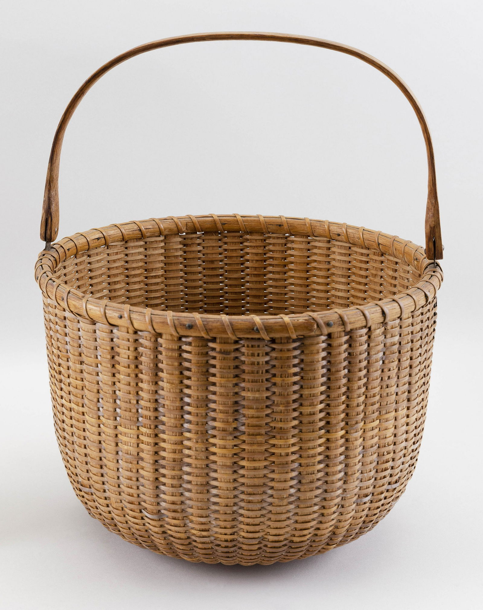 NANTUCKET BASKET 20th Century Height to rim 7.5”. (1 of 2)