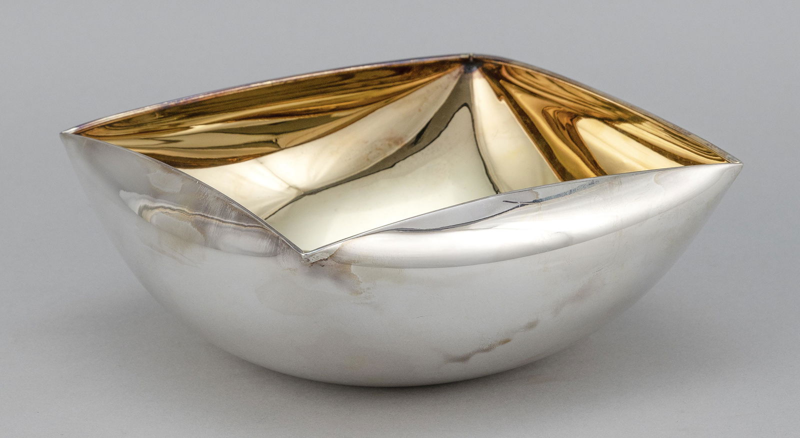 TIFFANY & CO. STERLING SILVER BOWL 20th Century Approx. (1 of 2)