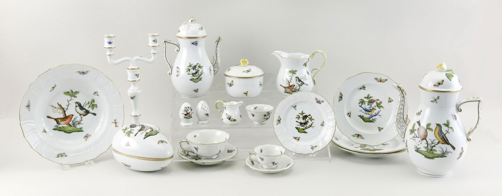 FORTY-ONE PIECES OF HEREND “ROTHSCHILD BIRD” (1 of 1)