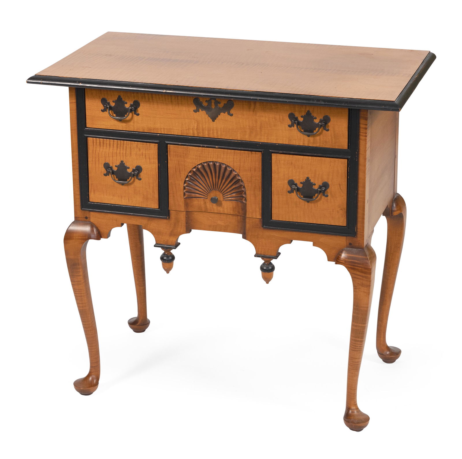 DAVID LEFORT QUEEN ANNE-STYLE LOWBOY Massachusetts, (1 of 2)