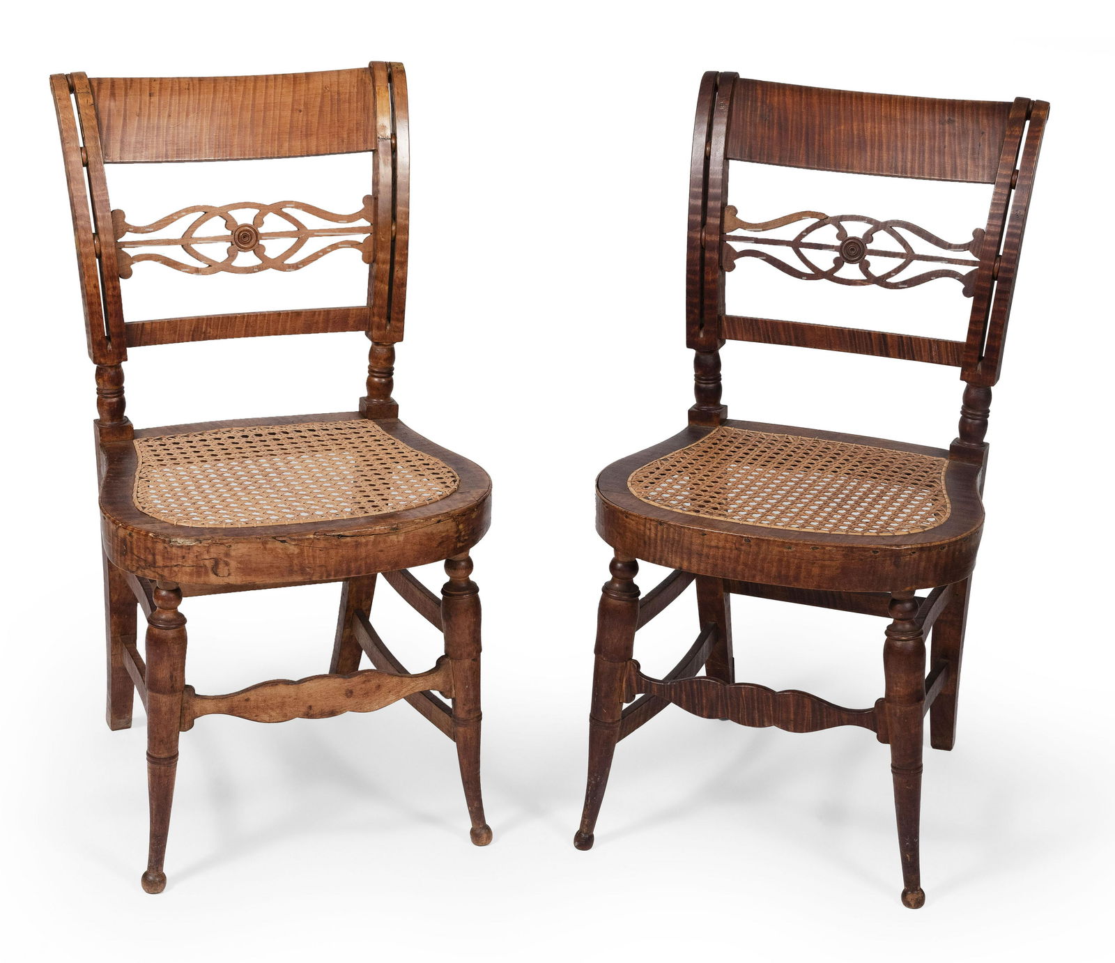 PAIR OF SHERATON SIDE CHAIRS New England, Circa 1820 (1 of 2)