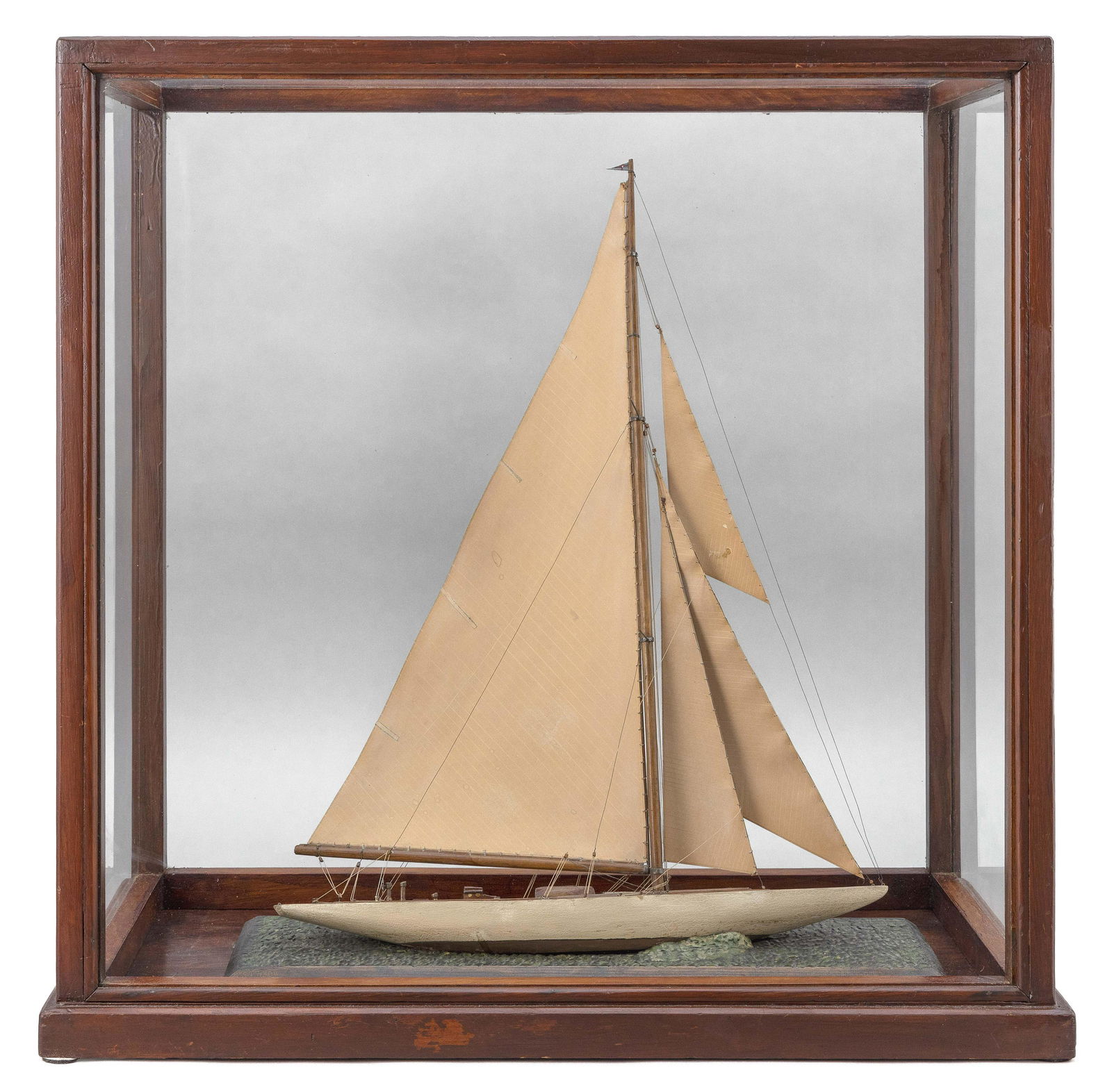 RARE PERIOD RIGGED MODEL OF THE 1934 AMERICA'S CUP (1 of 4)