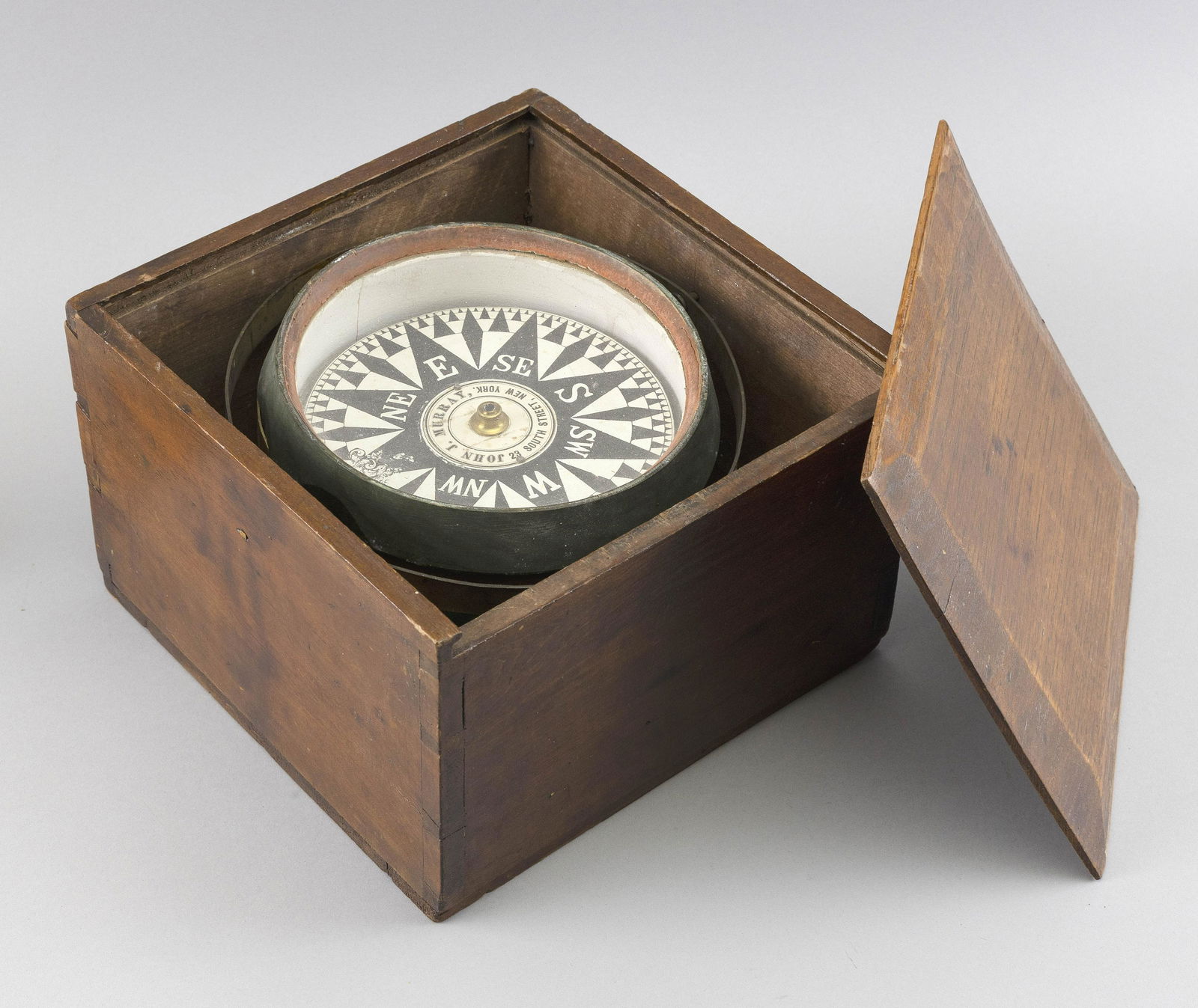 LARGE AND WELL-PRESERVED WOOD BOWL COMPASS America, (1 of 1)