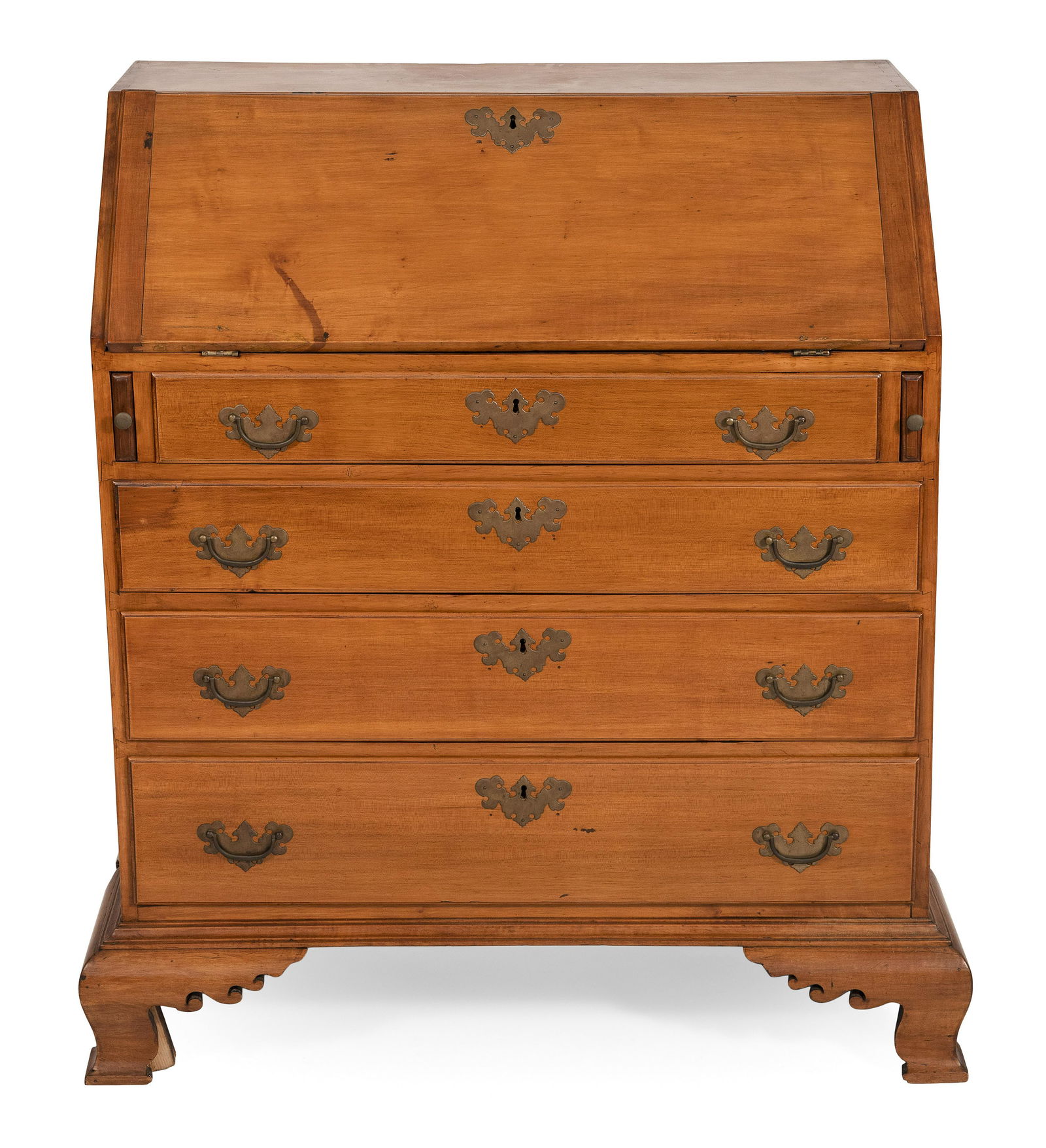 CHIPPENDALE SLANT-LID DESK Connecticut, Possibly Litchfield County, Circa 1780 Height 43”. (1 of 6)