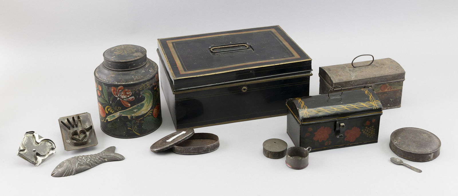 TEN PIECES OF TIN AND TOLEWARE 19th Century Largest box height 5”. Width 12”. Depth (1 of 1)