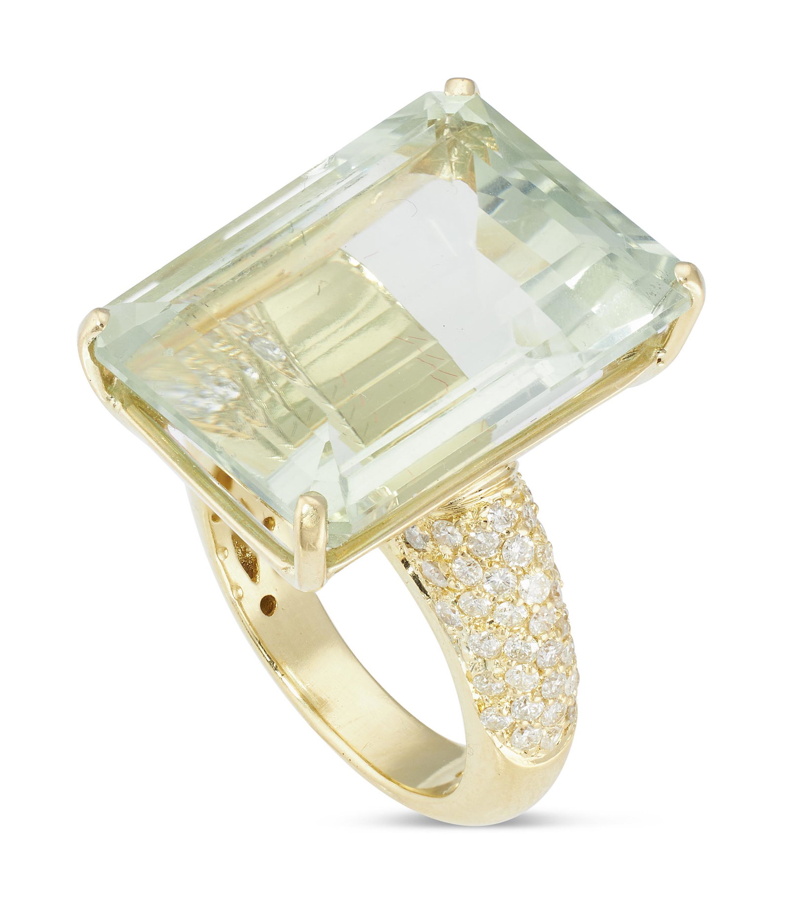 18KT YELLOW GOLD, DIAMOND AND AQUAMARINE RING Approx. 9.08 total dwt.: 18KT YELLOW GOLD, DIAMOND AND AQUAMARINE RING (NO RESERVE*) Approx. 9.08 total dwt. (* To be sold with no reserve above starting bid). Rectangular-cut aquamarine, approx. 16.0 x 21.0mm, and approx. 83